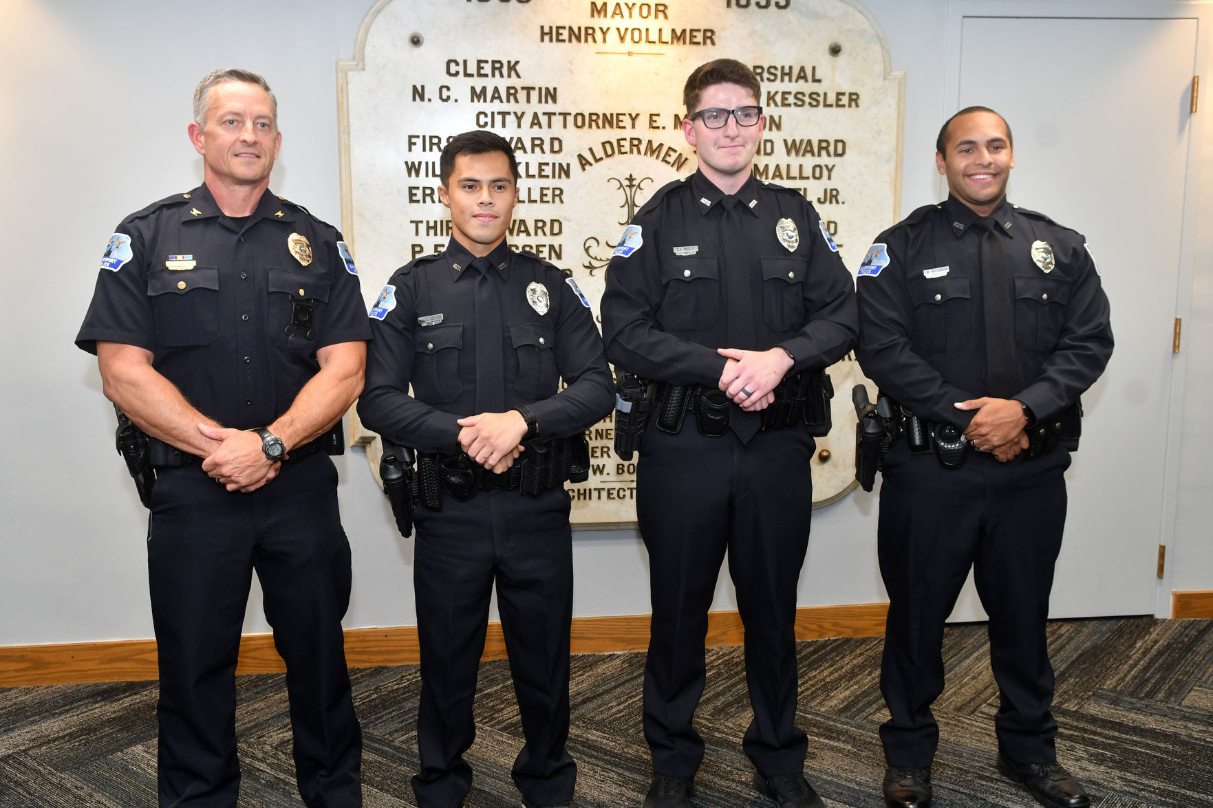 090921-qc-nws-officers-026